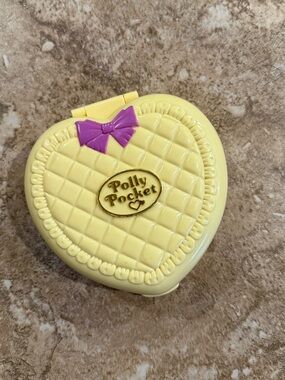 1994 vintage Bluebird Polly Pocket Strollin' Baby Complete